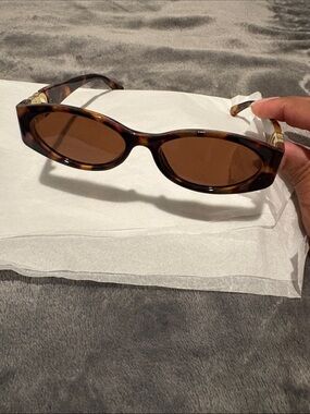 Tortoise fashion sunglasses
